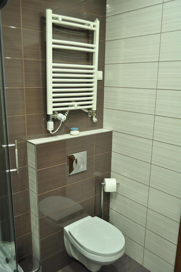 Villa B&B Warszawa Exteriör bild