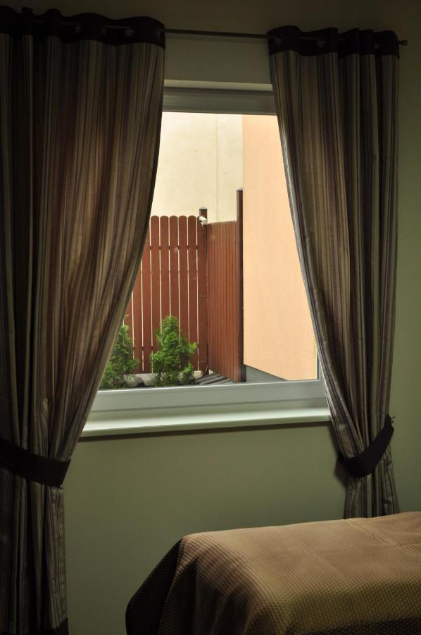 Villa B&B Warszawa Exteriör bild