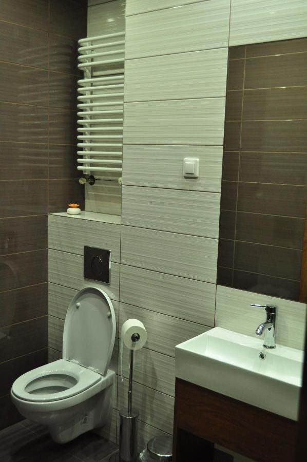 Villa B&B Warszawa Exteriör bild